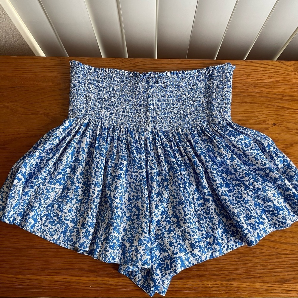 Koch Erica Skirt Shorts Blue and White Floral Size Small - Picture 2 of 13